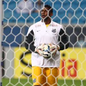 Enderson exalta postura de Aranha diante do Grêmio