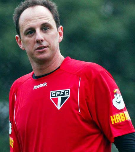 Rogério Ceni não sabe se jogará contra o Corinthians na Arena Itaquera 