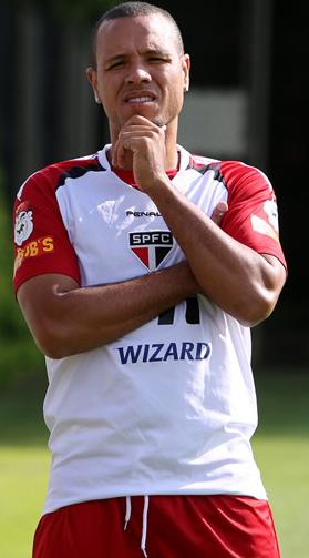 Luis Fabiano também está recuperado e pode ser titular contra o Corinthians