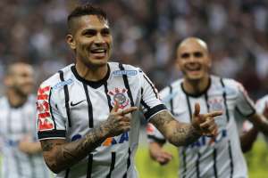 Mano volta falar em título e ironiza chance de demissão no Corinthians