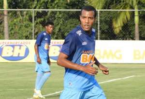 Reforço, lateral Breno Lopes é relacionado no Cruzeiro