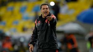 Luxemburgo escala Gabriel e testa Samir no Flamengo