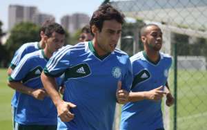 Com São Paulo de olho, Palmeiras aguarda assinatura de Wesley para renovar