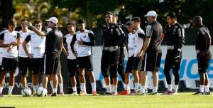 Elenco do Santos se reuniu com presidente para falar sobre salários