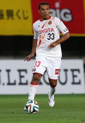 Leandro Domingues em jogo do Nagoya Grampus no Campeonato Japonês - Divulgação