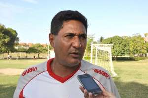 Flávio Barros, técnico do River-PI, ironiza o Remo na Série D: 