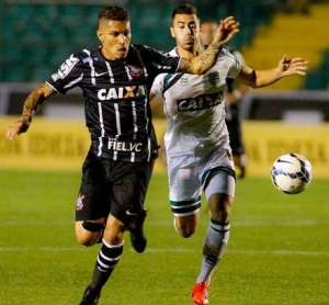 Técnico Argel Fucks, do Figueirense, admite que quebrou a cabeça dois dias para vencer o Corinthians