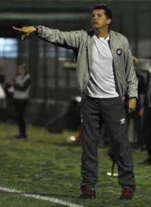 Após derrota do Atlético para Chapecoense, Claudinei Oliveira já pensa em recuperação contra o Corinthians