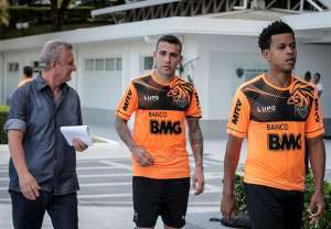 Manchester United tenta contratação de Otamendi, ex-zagueiro do Atlético-MG