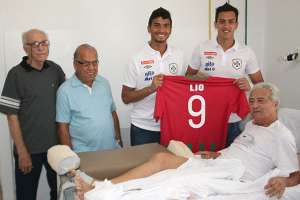 Segundona: Goleiros visitam ídolo da Portuguesa Santista na década de 60