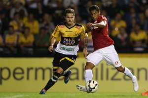 Silvinho, ex-São Paulo e Ponte Preta, sofre lesão grave e desfaca Criciúma até 2015