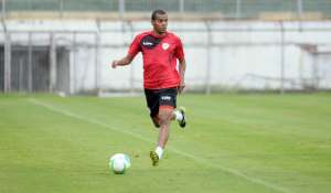 Botafogo acerta com lateral Régis, da Portuguesa e ex-Ponte Preta