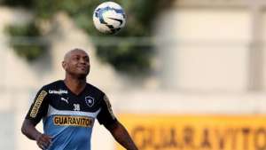 Botafogo impede reestreia de Jobson por suspeita de dopping na Arábia Saudita