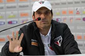 Sem Muricy, Milton Cruz comanda o time neste sábado