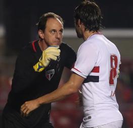 Rogério Ceni marcou seu 126.º gol, mas perdeu um pênalti e falhou num gol - São Paulo - Site Oficial