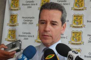 Luiz Estevão, presidente do Brasilense, é preso por falsificação de documento público