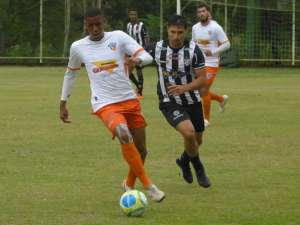 Tupi 4 x 1 Duque de Caxias – Galo cresce no segundo tempo e segue na ponta