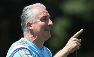 Dorival lamenta 'apagão' e projeta melhora do Palmeiras