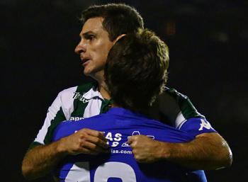 Fumagalli marcou outro gol decisivo para o Guarani - Foto: Ueber Fernandes - FUTEBOL INTERIOR