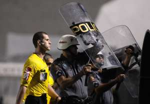 Briga entre torcidas de Ponte e Guarani acaba com feridos e depredações