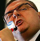 Gobbi defende Mano junto com jogadores