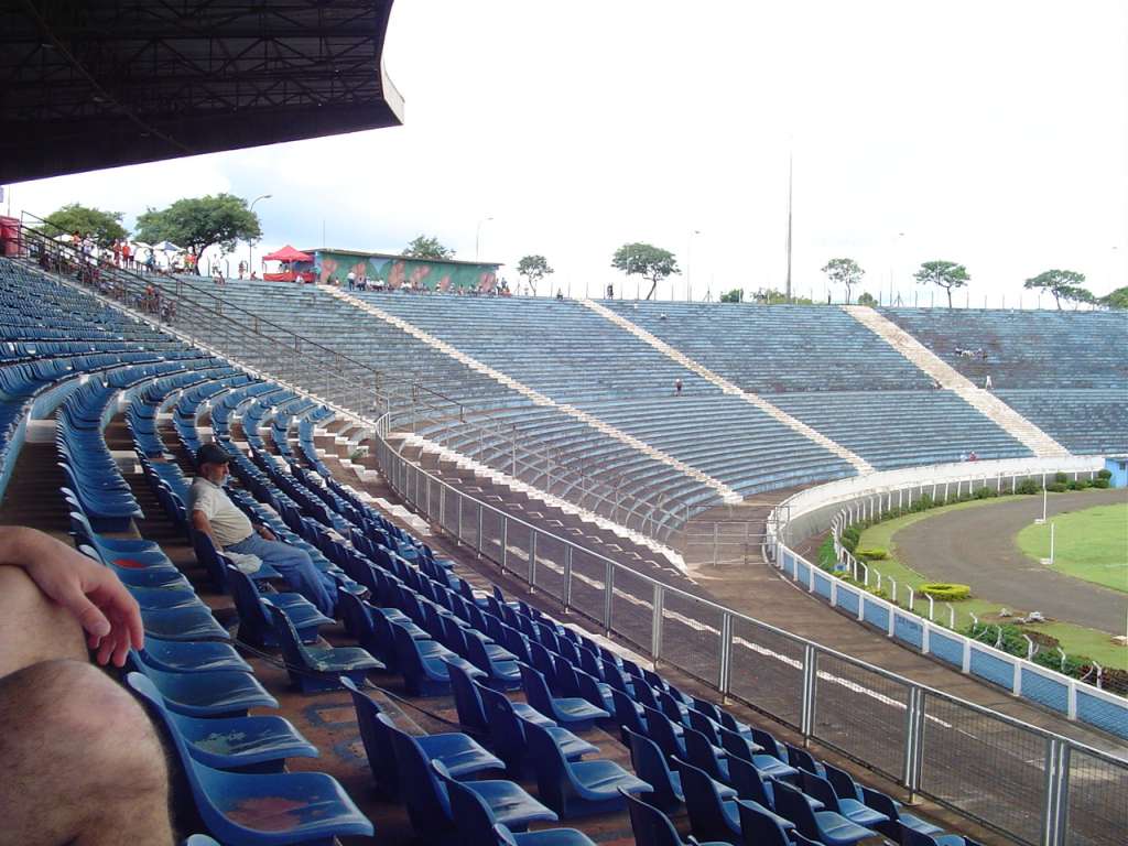 Estádio do Café foi o palco do confronto entre Londrina e Santos-AP