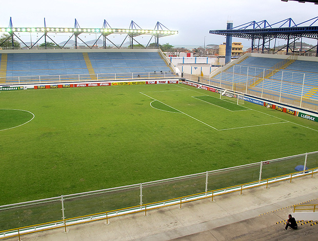 Jogo no Moarcyzão é interrompido por tiroteio ao redor do estádio, Macaé