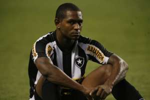 Em crise financeira, Botafogo joga todas as fichas em Jobson
