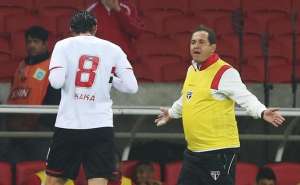 Com Muricy, São Paulo joga com a obrigação de vencer