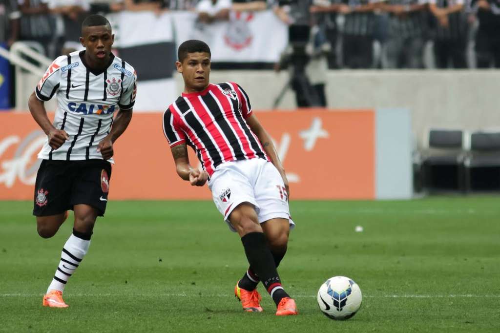 Corinthians e São Paulo sofrem com salários atrasados