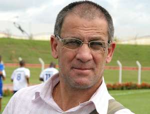 Série D: Central-PE corre atrás do técnico Celso Teixeira e mais quatro