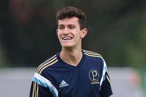 Nathan recebe duas partidas de suspensão no Palmeiras