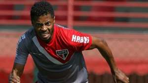 São Paulo entra com recurso para ter Michel Bastos