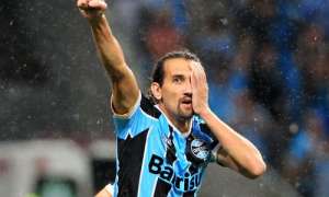 Prass nega 'vingança' contra Barcos em reencontro