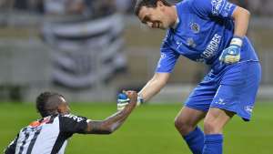 Maicosuel treina, mas Levir é cauteloso sobre volta