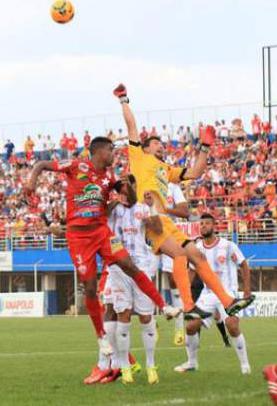 Em disputa de pênalti 