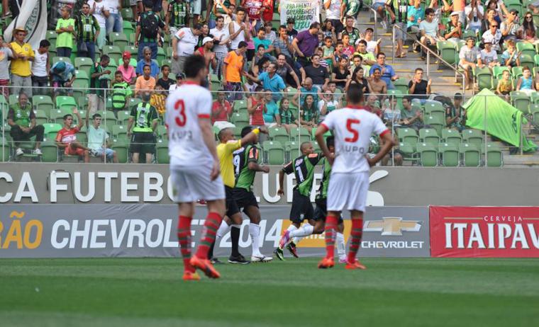 América-MG 3 x 1 Portuguesa - Coelho ainda sonha com o G4 e a Lusa pode preparar as malas para a Série C 2 0002050035248 img