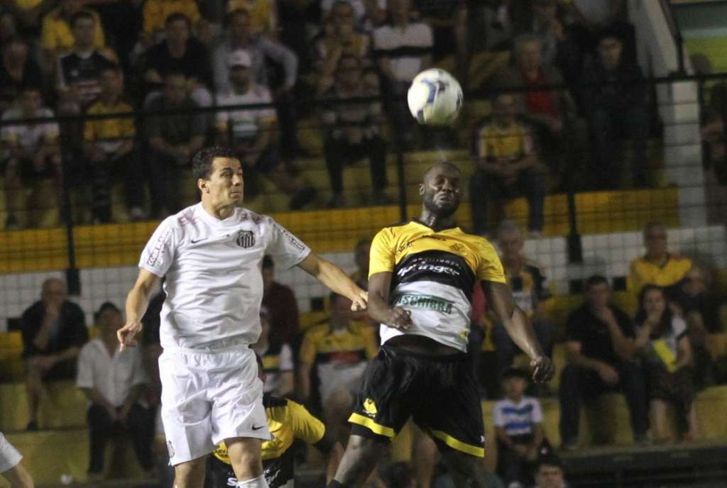 Criciúma 3 x 0 Santos - Sai pra lá, lanterna... 2 0002050035442 img