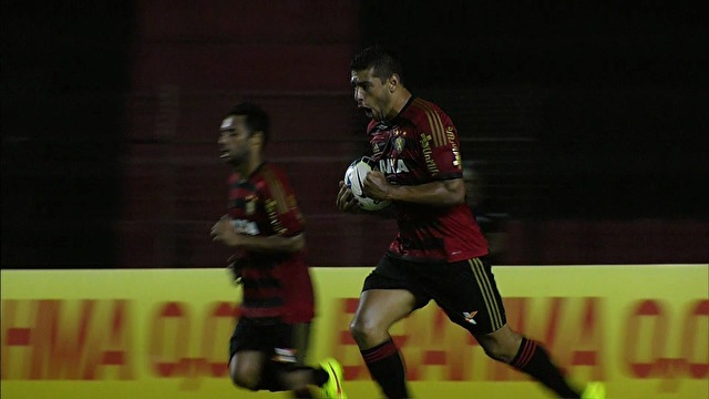 Diego Souza marca seu primeiro gol pelo Leão da Ilha e diminui o placar