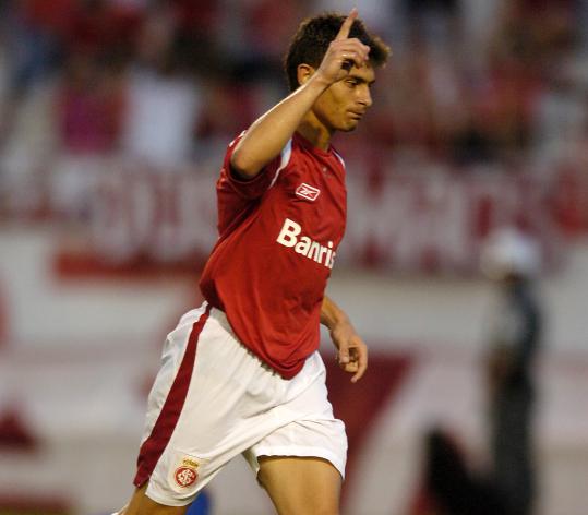 Alex desabafou após a vitória do Internacional