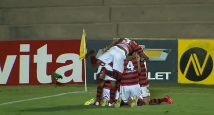 Atlético-GO marcou dois gols nos minutos finais e confirmou o bom momento