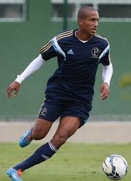 Recuperado, Renato volta aos treinos no Palmeiras