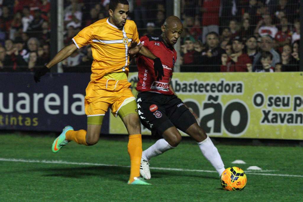 Jogando no Bento Freitas, o Brasil venceu o primeiro jogo por 2 a 1 com o Brasiliense