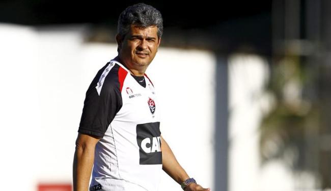 Ney Franco não confirma escalação titular do Vitória 