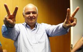 Romildo Bozan ganha fácil a presidência do Grêmio e confirma permanência de Felipão