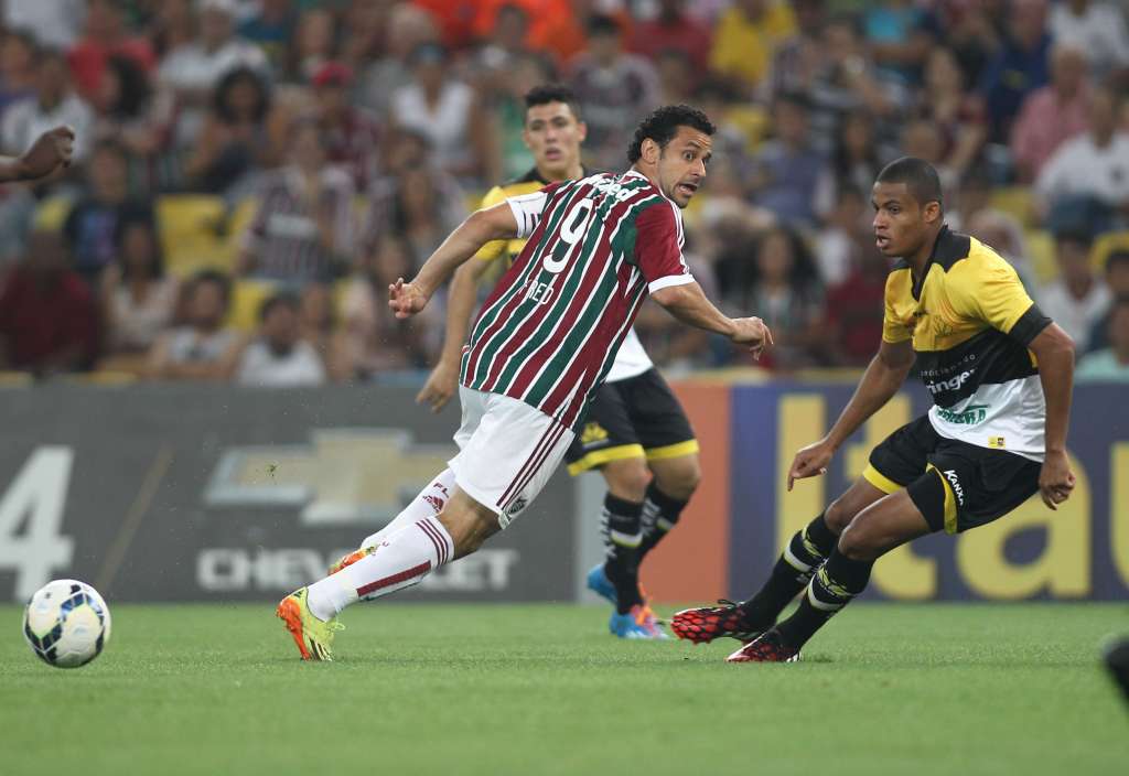 O Fluminense goleou o Criciúma e complicou a vida do adversário