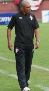 Seleção da SÉRIE B com os melhores e destaques da 30.ª rodada e técnico 50 vezes num time só