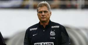 Oswaldo de Oliveira revela mágoa com o Santos e salários a receber