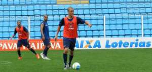 Série B: Avaí sofre mudanças nas laterais e no meio para enfrentar a Ponte Preta