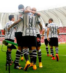 Guerrero continua marcando gols para o Corinthians